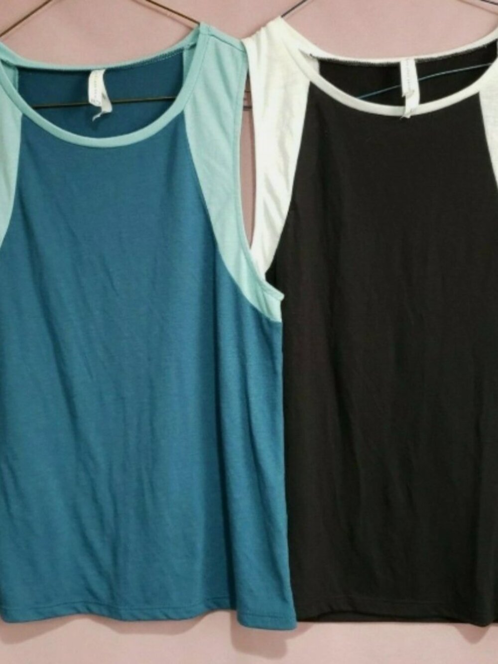 Lot 2 Live Love Dream Junior Sleeveless Knit Tops SM Contrasting Trim Boat Neck